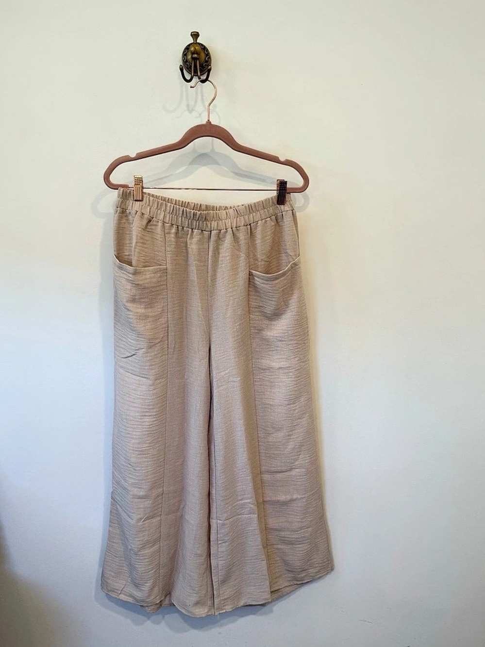 Zenana Wide Leg Pants in Beige/Tan Size Large Like New